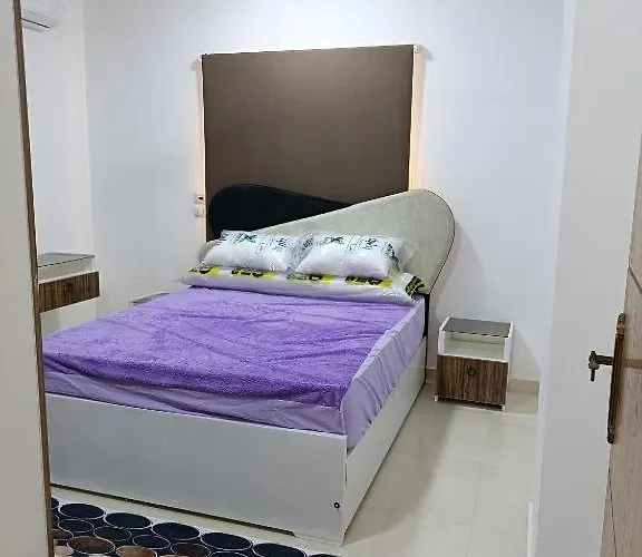 كاملة بغرفتي نوم *