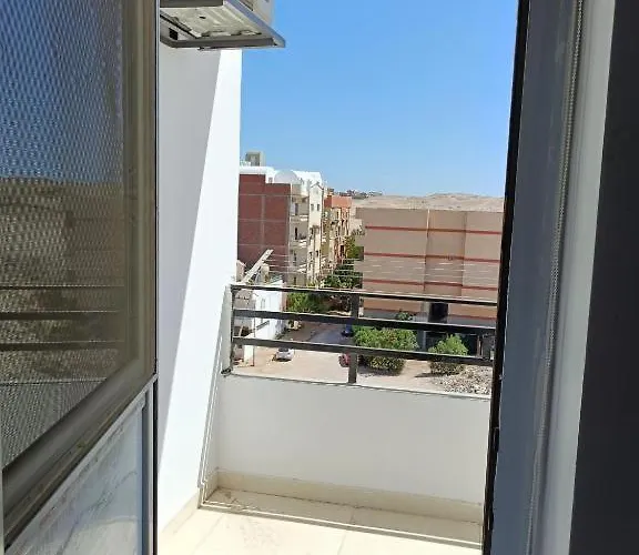 كاملة بغرفتي نوم Apartment